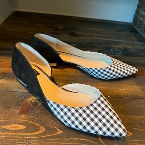 WHBM White House black market Christine plaid flats. Size 6